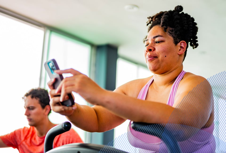 woman using vida application, exercising